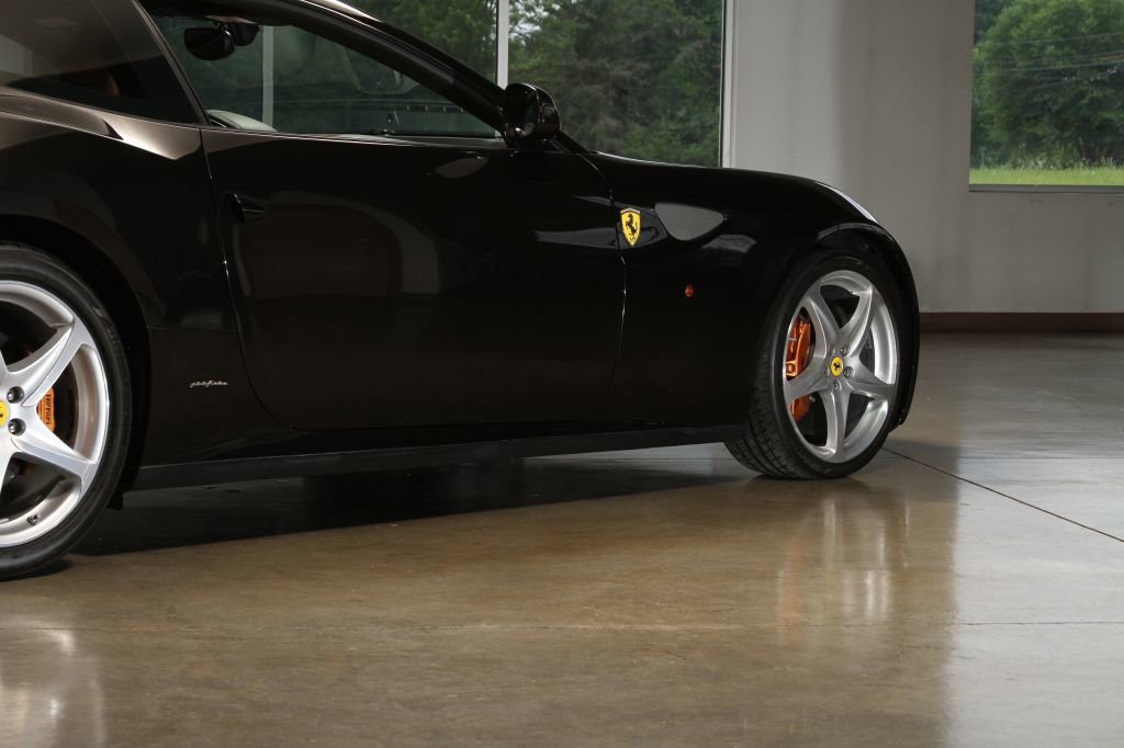 Used 2016 Ferrari FF image 39