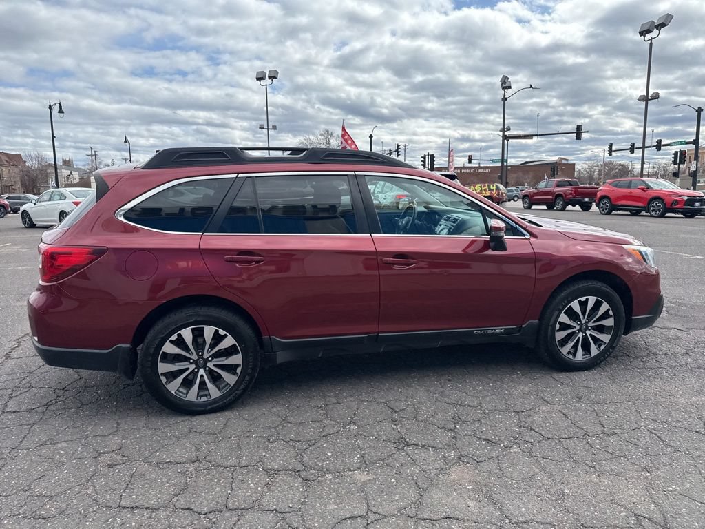 Used 2017 Subaru Outback 2.5i Limited AWD/4WD image 7