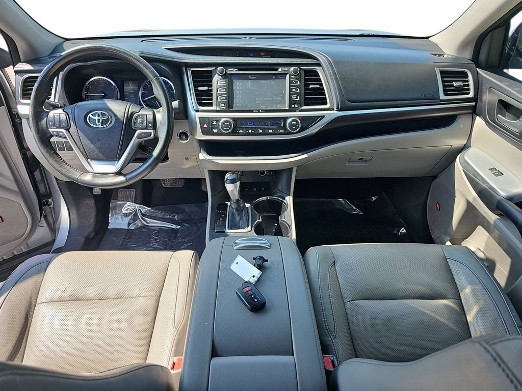 Used 2014 Toyota Highlander Limited Platinum AWD/4WD image 13