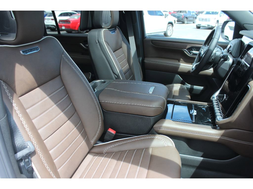 New 2026 GMC Yukon XL Denali Ultimate AWD/4WD image 36