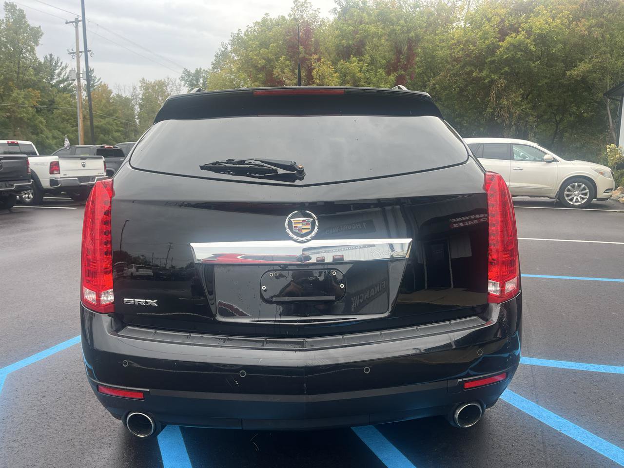 Used 2011 Cadillac SRX Luxury FWD image 6