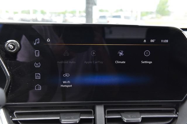 Used 2025 Chevrolet Trax LT w/ LT Convenience Package FWD image 12
