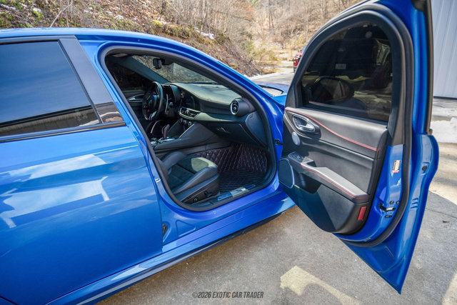 Used 2020 Alfa Romeo Giulia Quadrifoglio w/ Nero Edizione image 36