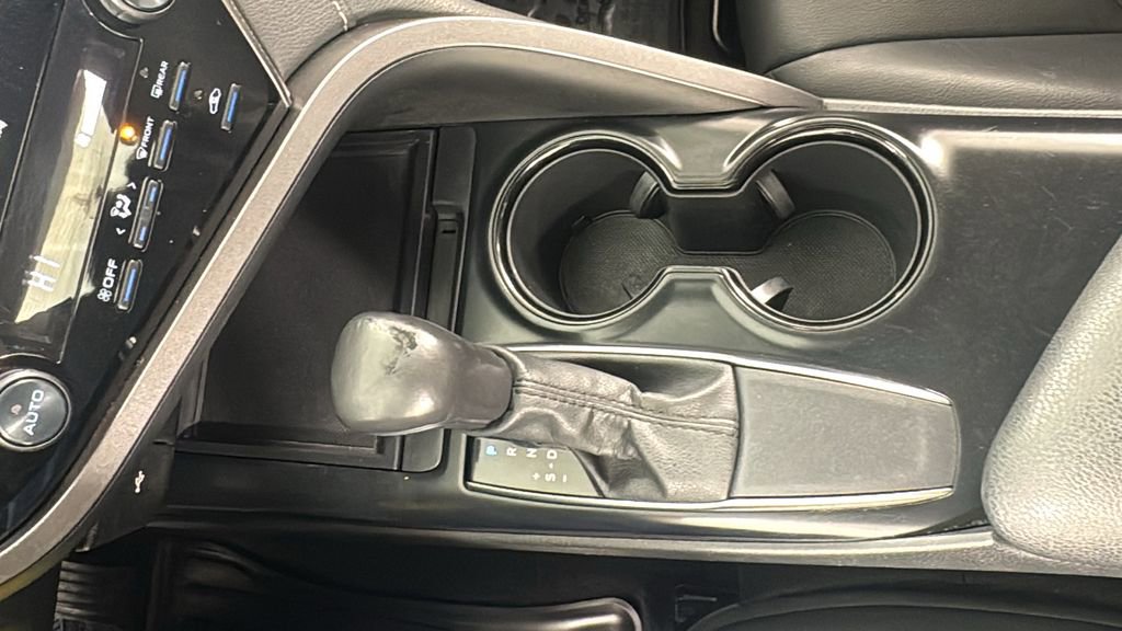 Used 2020 Toyota Camry SE image 26