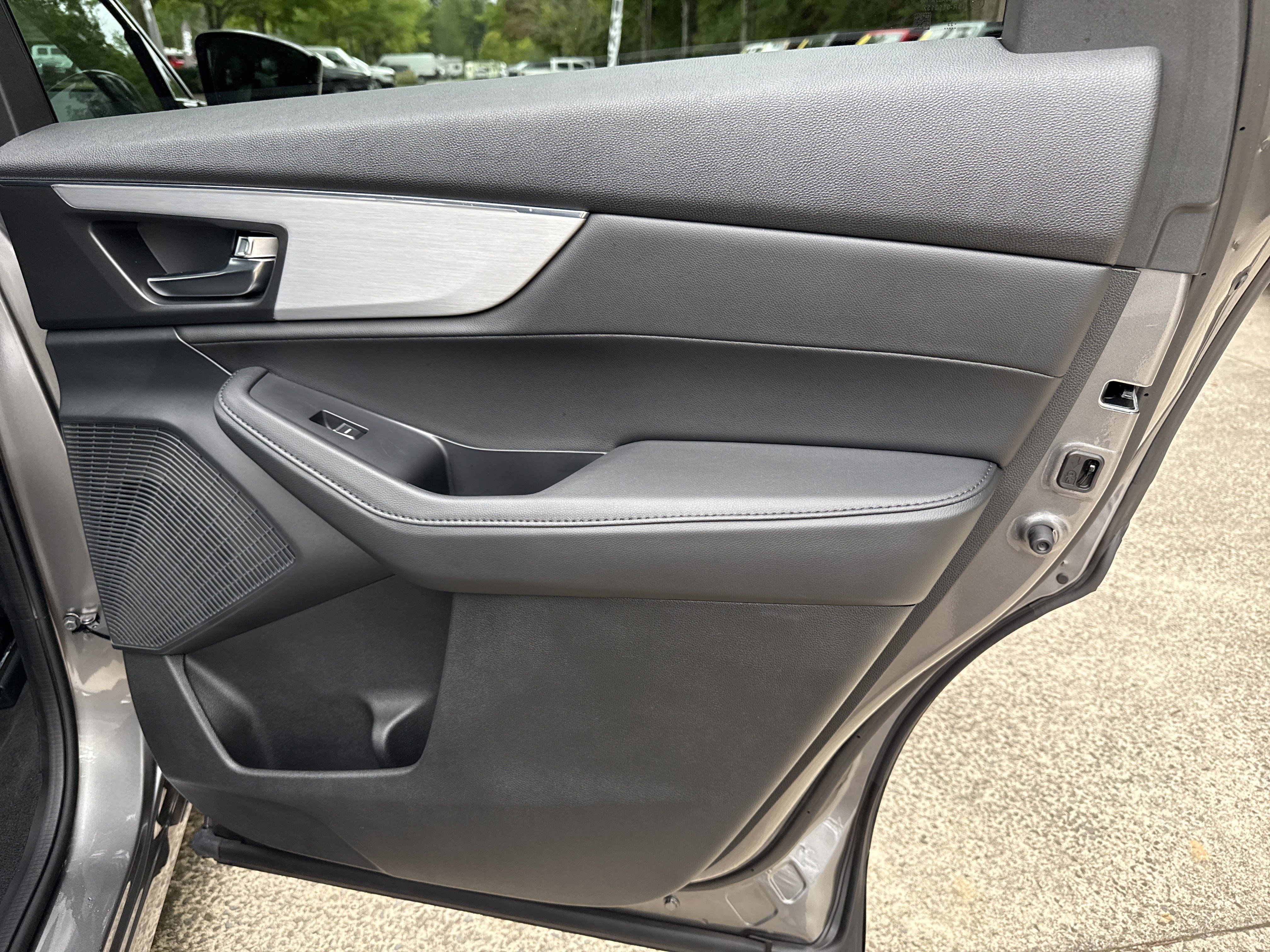 Used 2024 Acura MDX FWD image 17