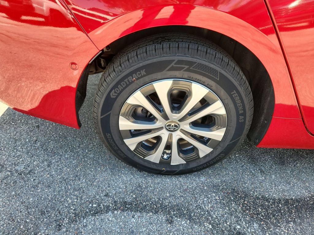 Certified 2020 Toyota Prius LE AWD/4WD image 30