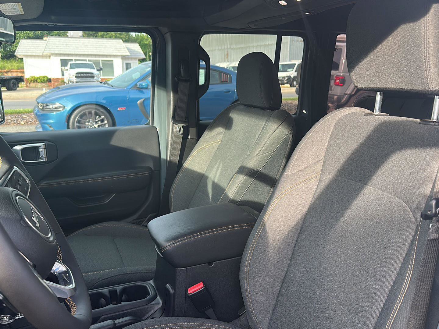 Used 2024 Jeep Wrangler Sahara image 12