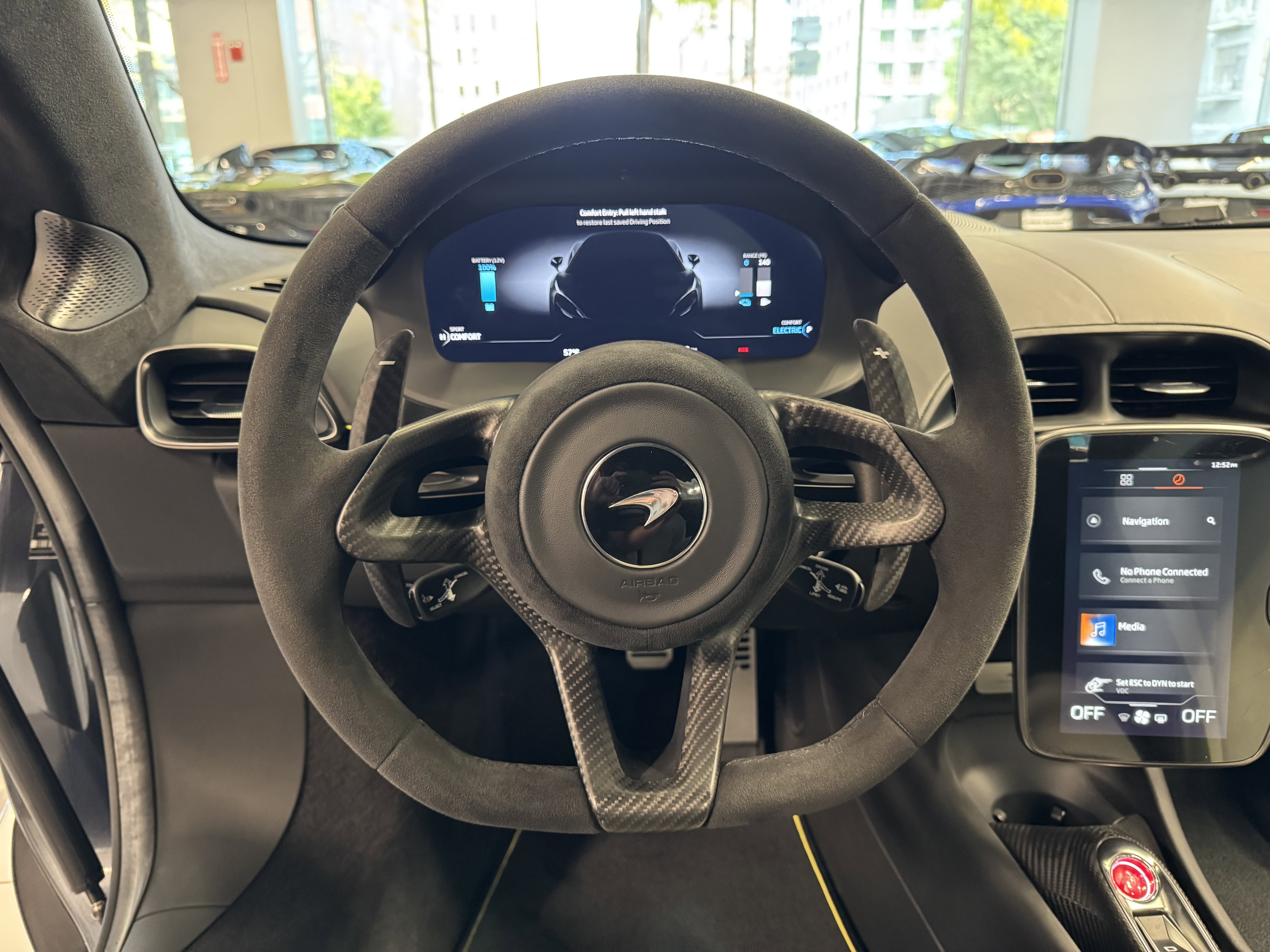 Used 2023 McLaren Artura image 10