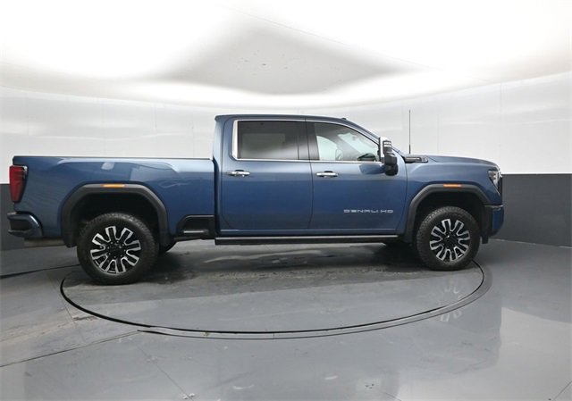 Used 2025 GMC Sierra 2500 Denali Ultimate image 3