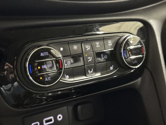 Used 2020 Buick Encore GX Essence AWD/4WD image 16