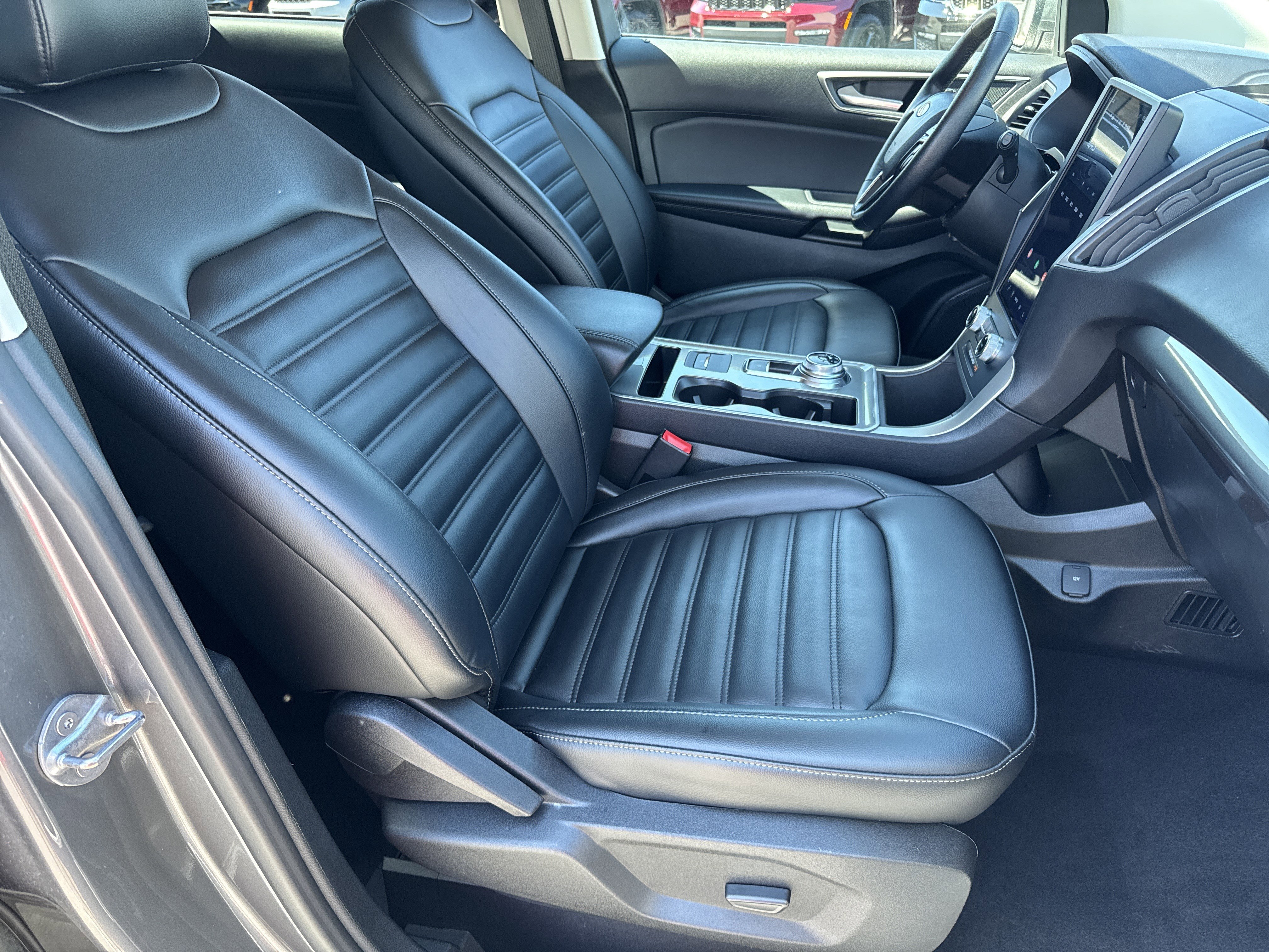 Used 2023 Ford Edge SEL image 18