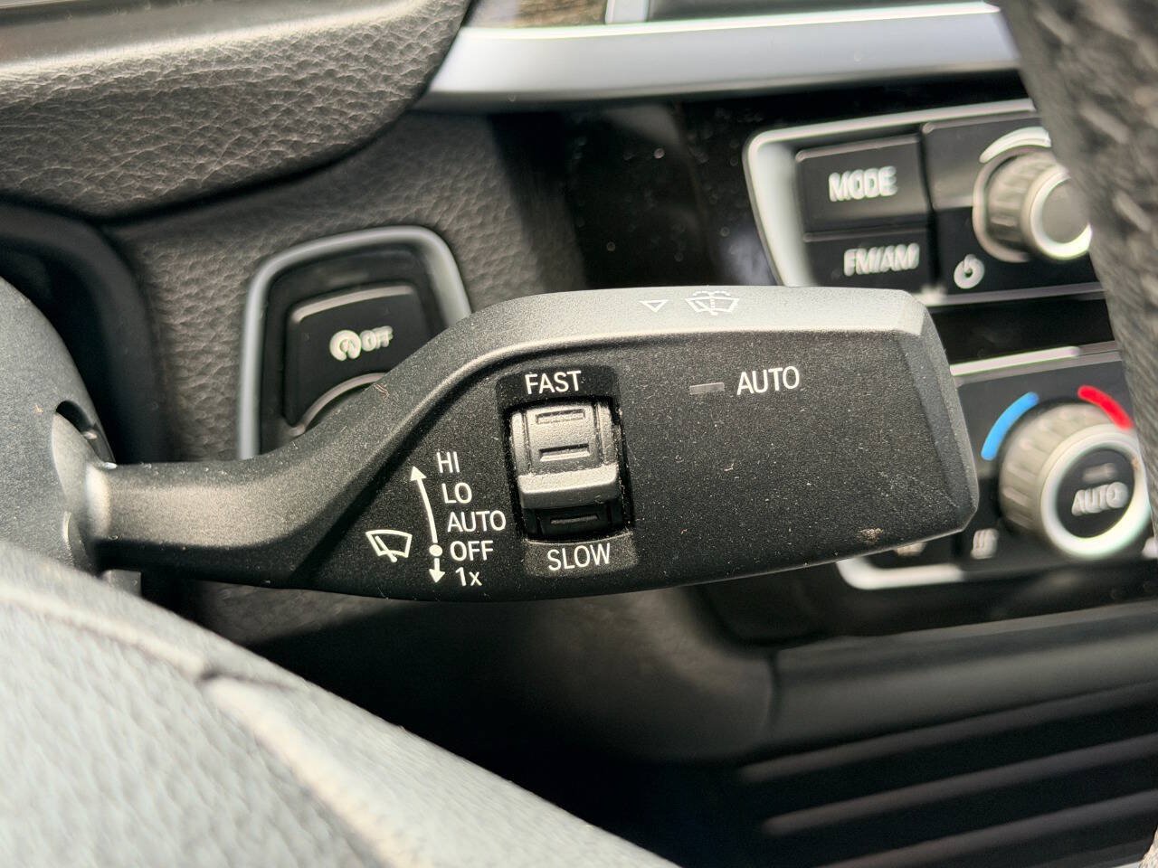 Used 2018 BMW 320i xDrive Sedan AWD/4WD image 34
