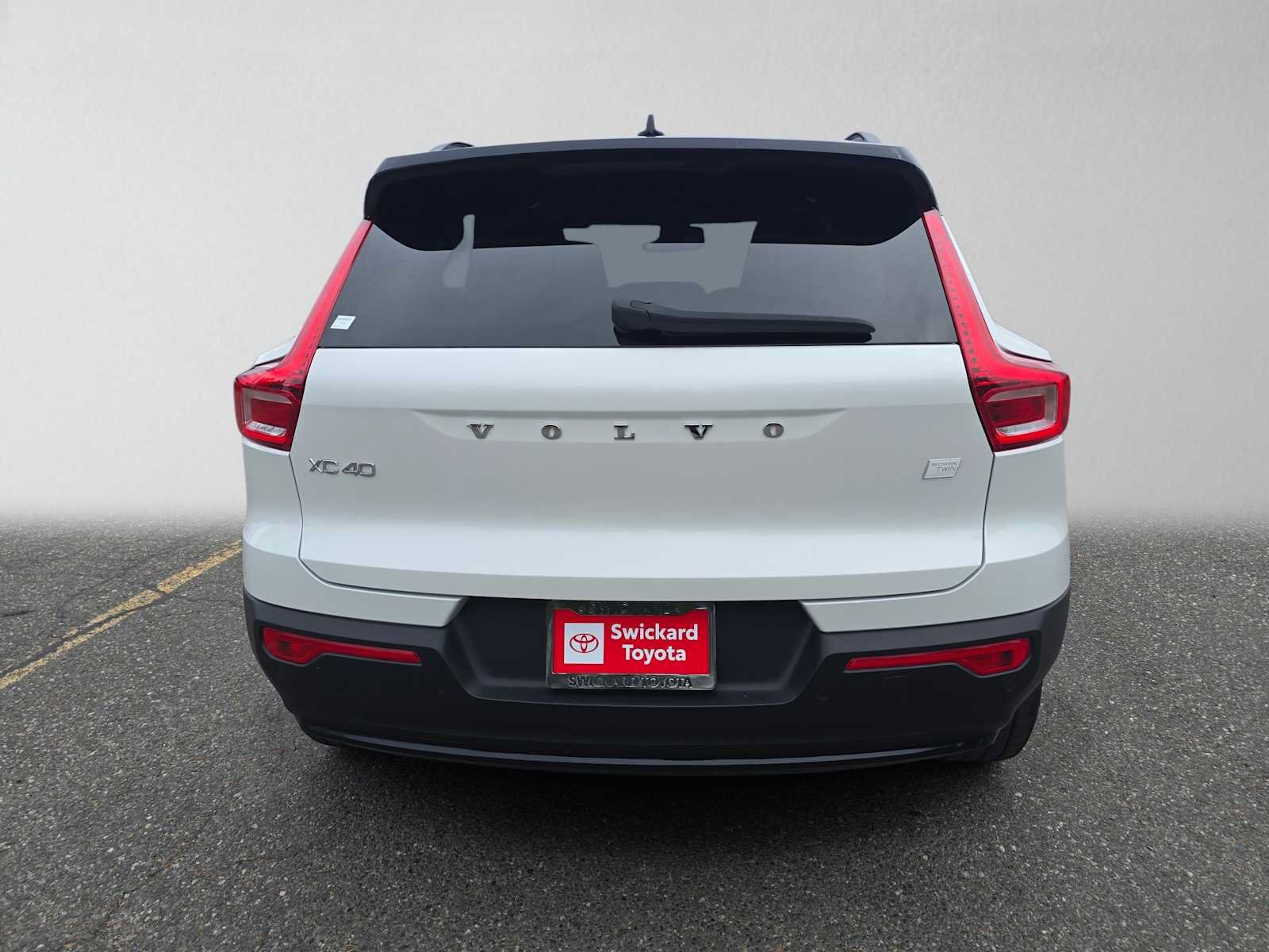 Used 2023 Volvo XC40 Recharge Ultimate AWD/4WD image 4