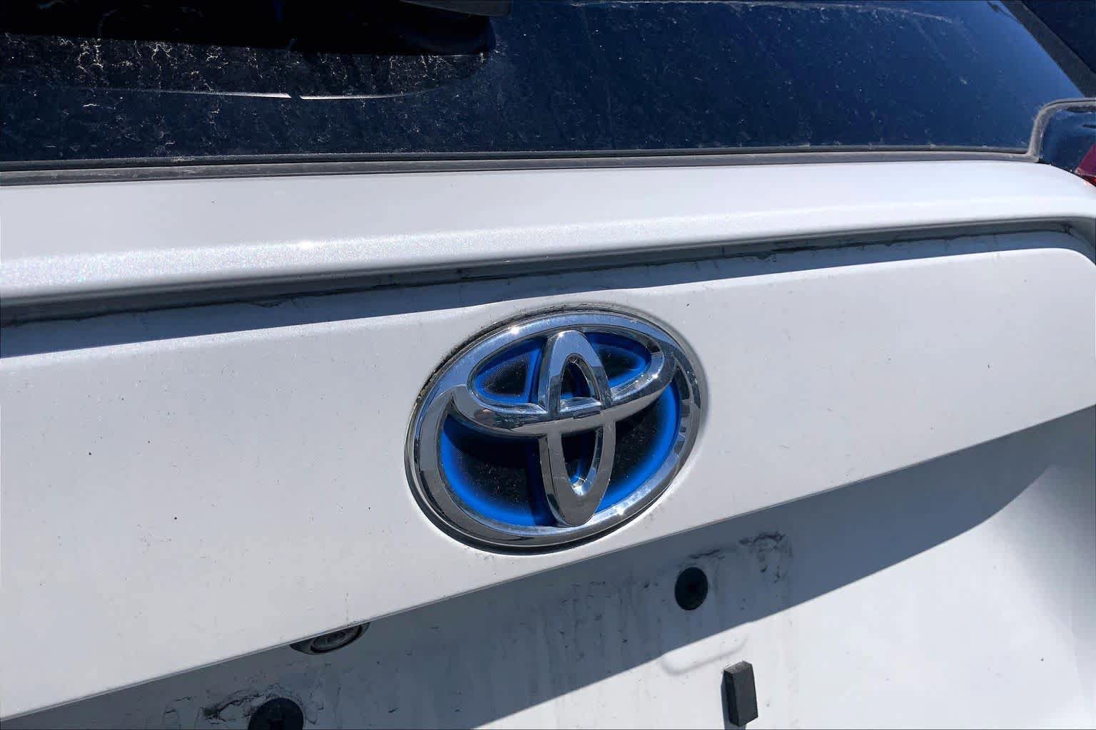 Used 2024 Toyota RAV4 XLE Premium w/ Weather Package AWD/4WD image 31