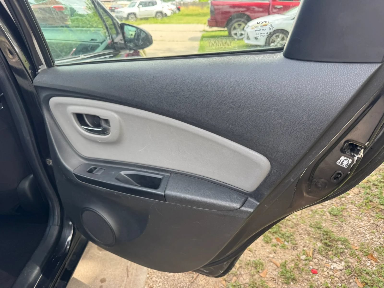 Used 2015 Toyota Yaris SE FWD image 21