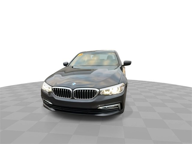 Used 2018 BMW 540i xDrive image 3