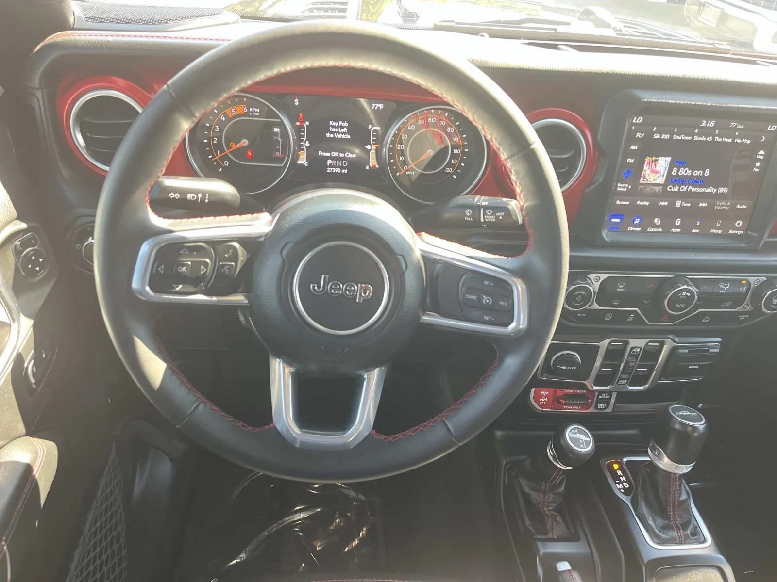 Used 2023 Jeep Gladiator Rubicon AWD/4WD image 12