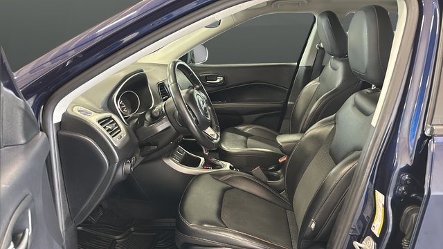 Used 2018 Jeep Compass Latitude w/ Popular Equipment Group FWD image 9