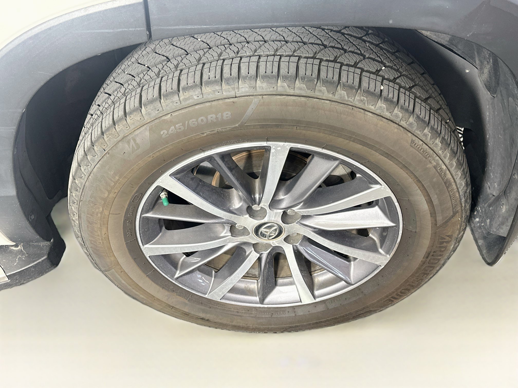 Used 2018 Toyota Highlander XLE FWD image 11