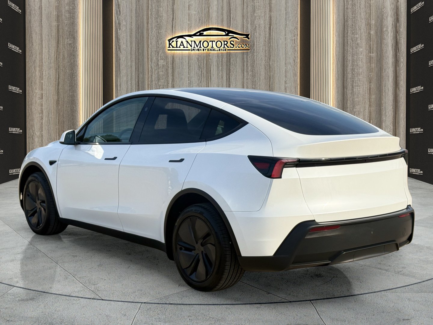 Used 2026 Tesla Model Y 2WD image 5