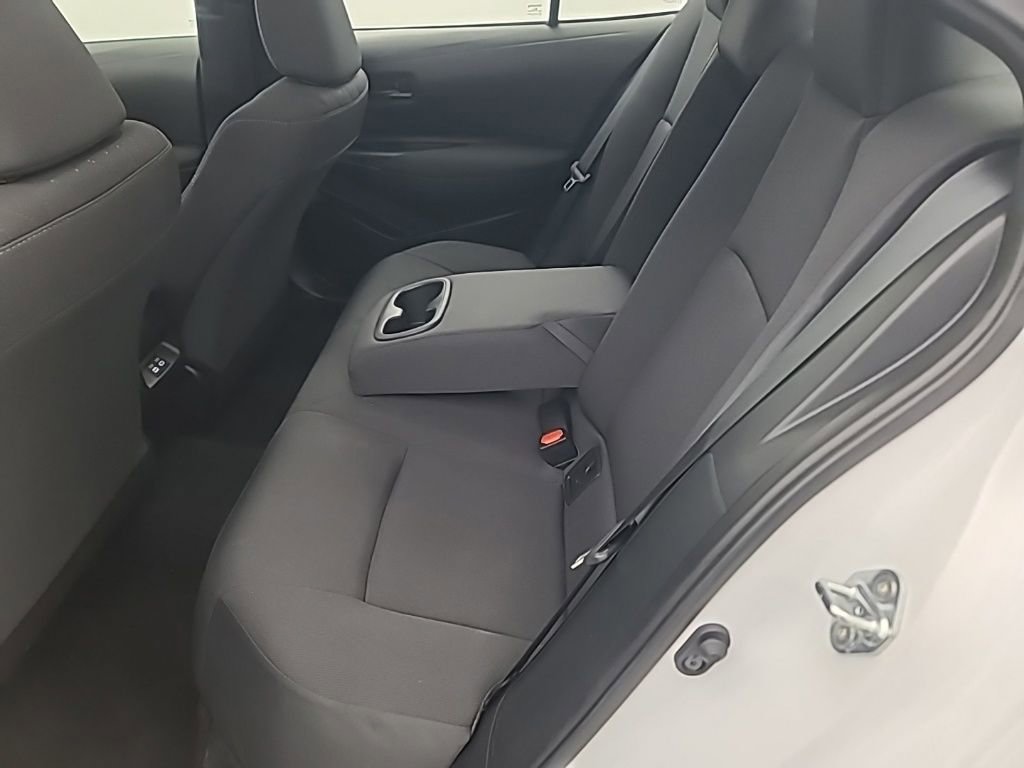 Used 2025 Toyota Corolla LE image 21