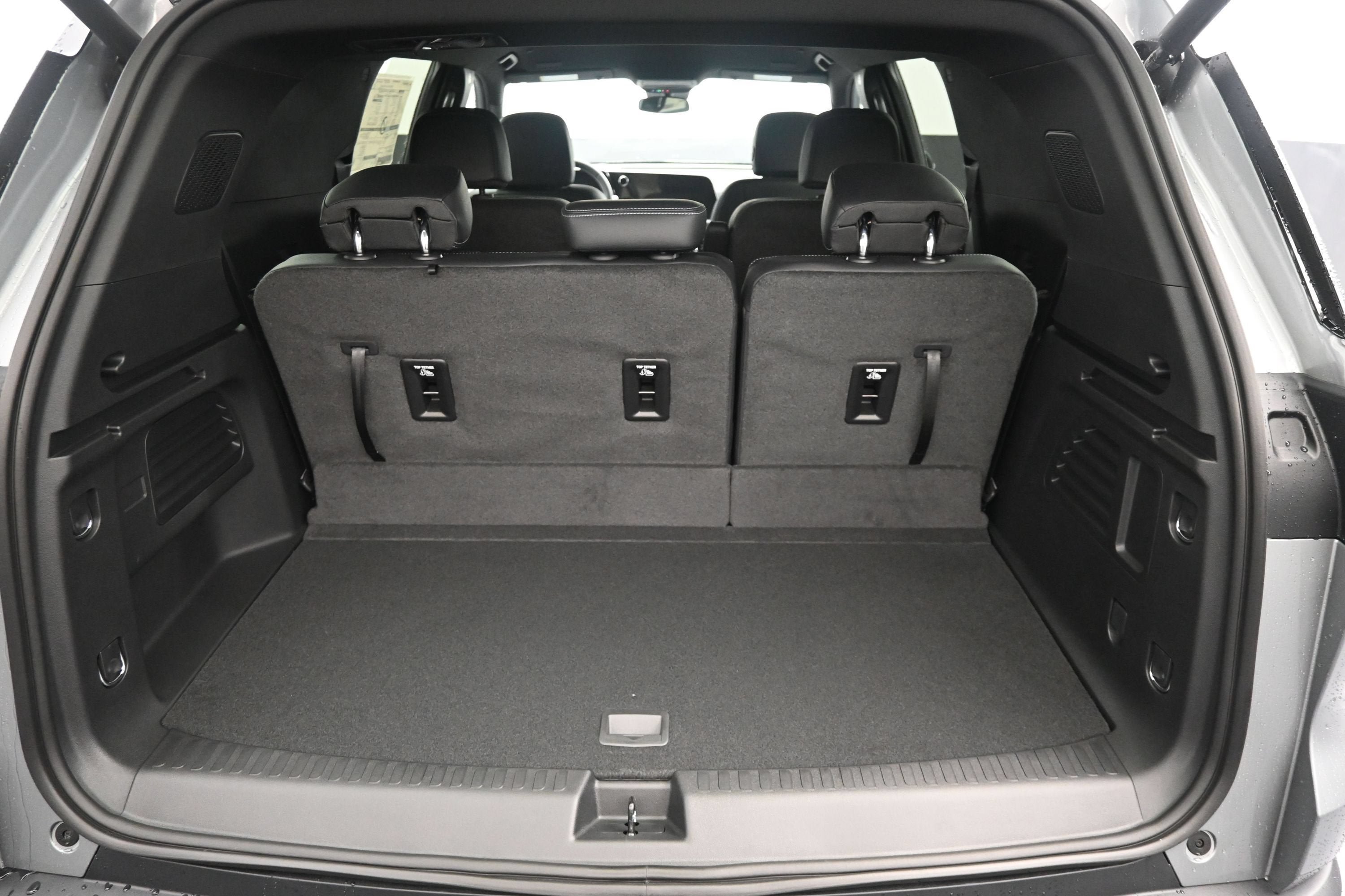 New 2027 Chevrolet Traverse LT w/ Midnight/Sport Edition AWD/4WD image 32