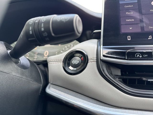 Used 2024 Jeep Compass Limited AWD/4WD image 31