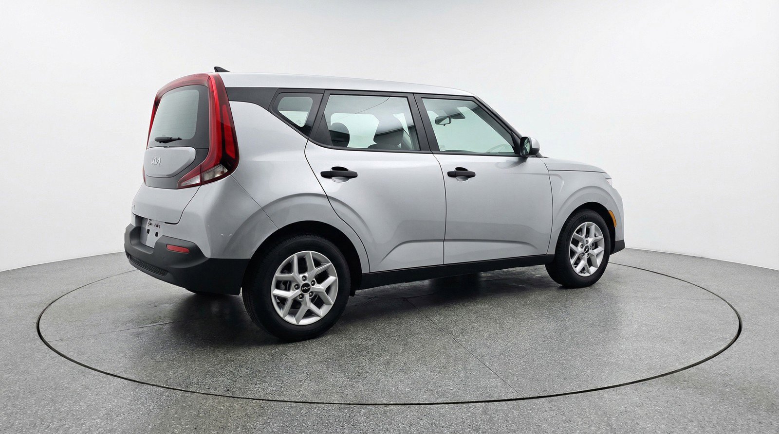Used 2025 Kia Soul LX w/ LX Technology Package FWD image 9