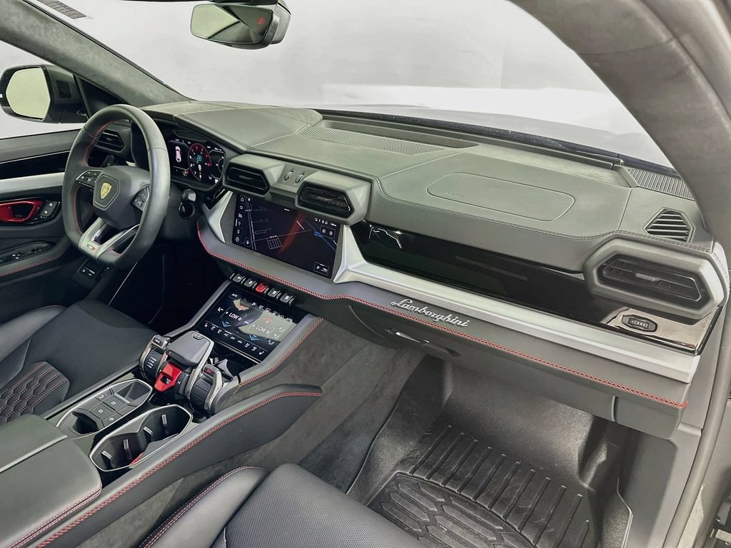 Used 2025 Lamborghini Urus SE AWD/4WD image 29