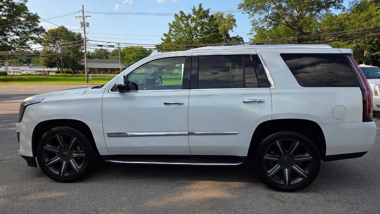 Used 2017 Cadillac Escalade Luxury AWD/4WD image 9