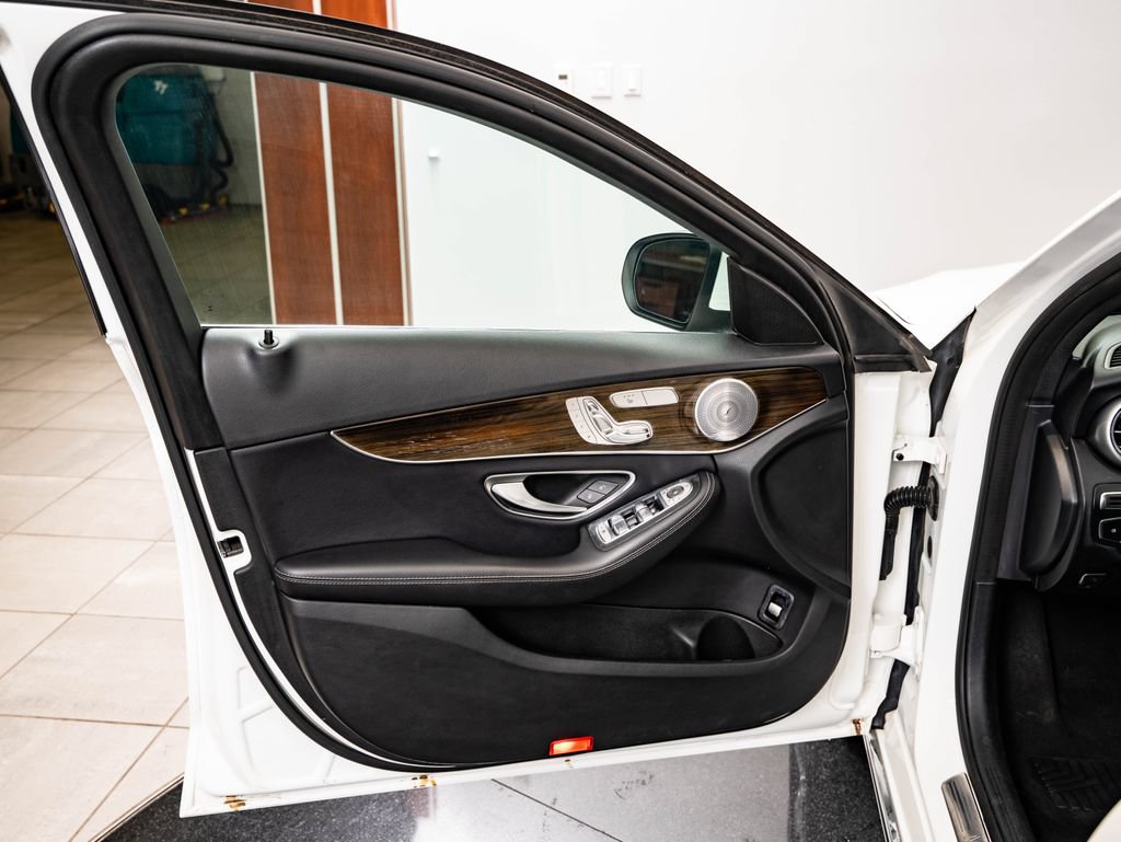 Used 2018 Mercedes-Benz C 300 4MATIC Sedan image 27