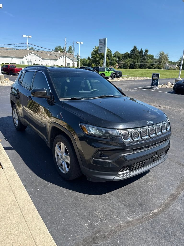 Used 2022 Jeep Compass Latitude AWD/4WD image 2