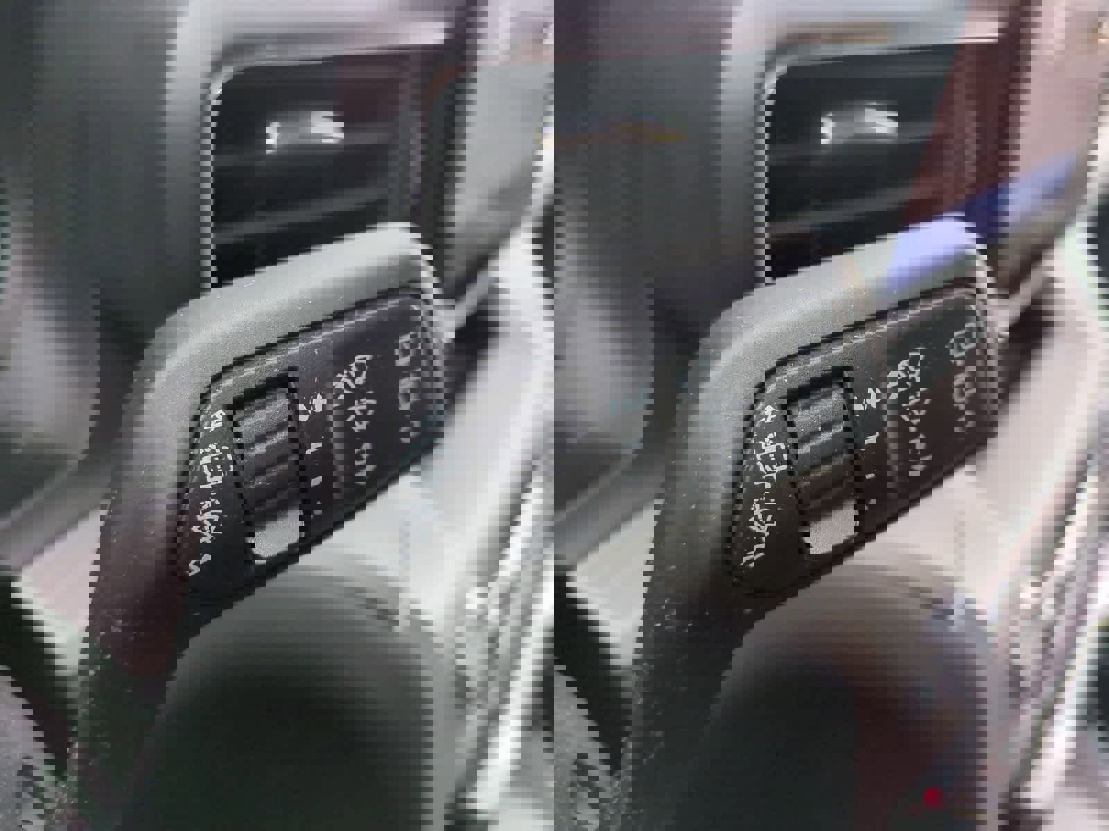 Used 2021 Ford Explorer XLT w/ Equipment Group 202A image 27