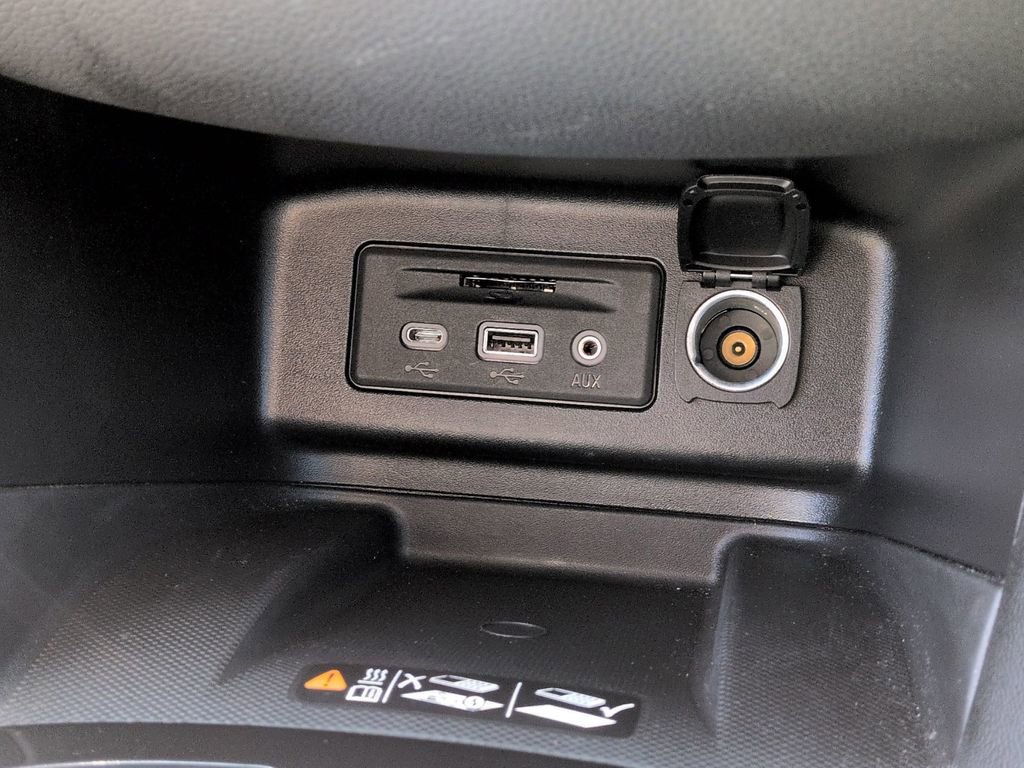 Used 2024 Chevrolet Equinox Premier FWD image 32