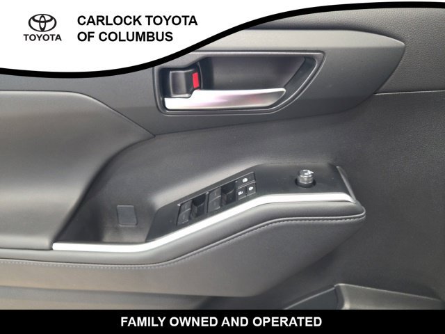 New 2026 Toyota Highlander AWD image 12