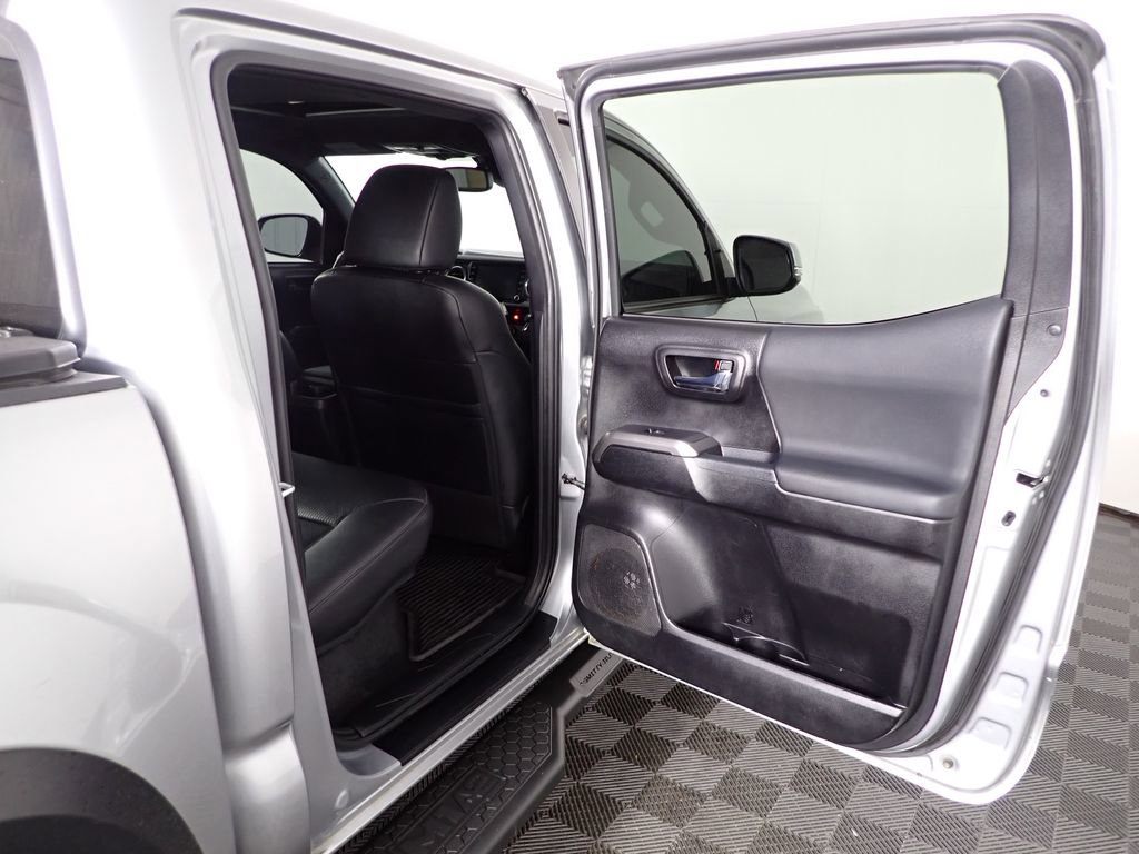 Used 2023 Toyota Tacoma TRD Off-Road w/ TRD Premium Off Road Package image 32