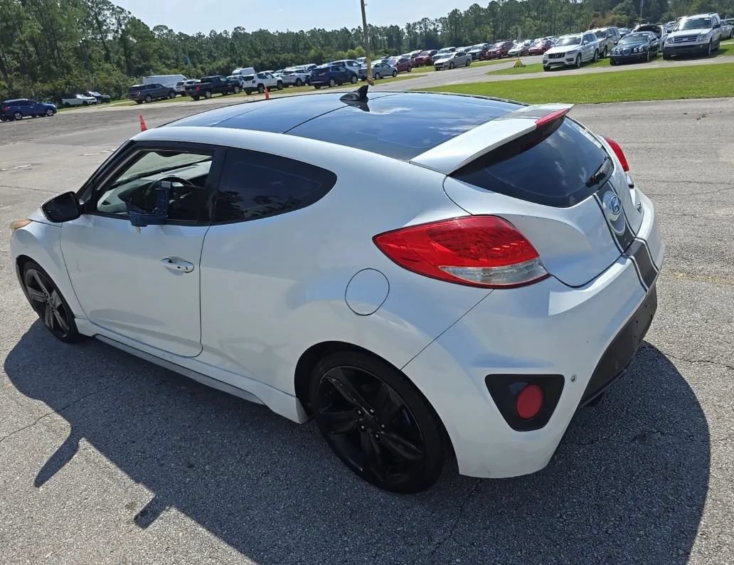 Used 2014 Hyundai Veloster Turbo w/ Turbo Technology Package 04 FWD image 3