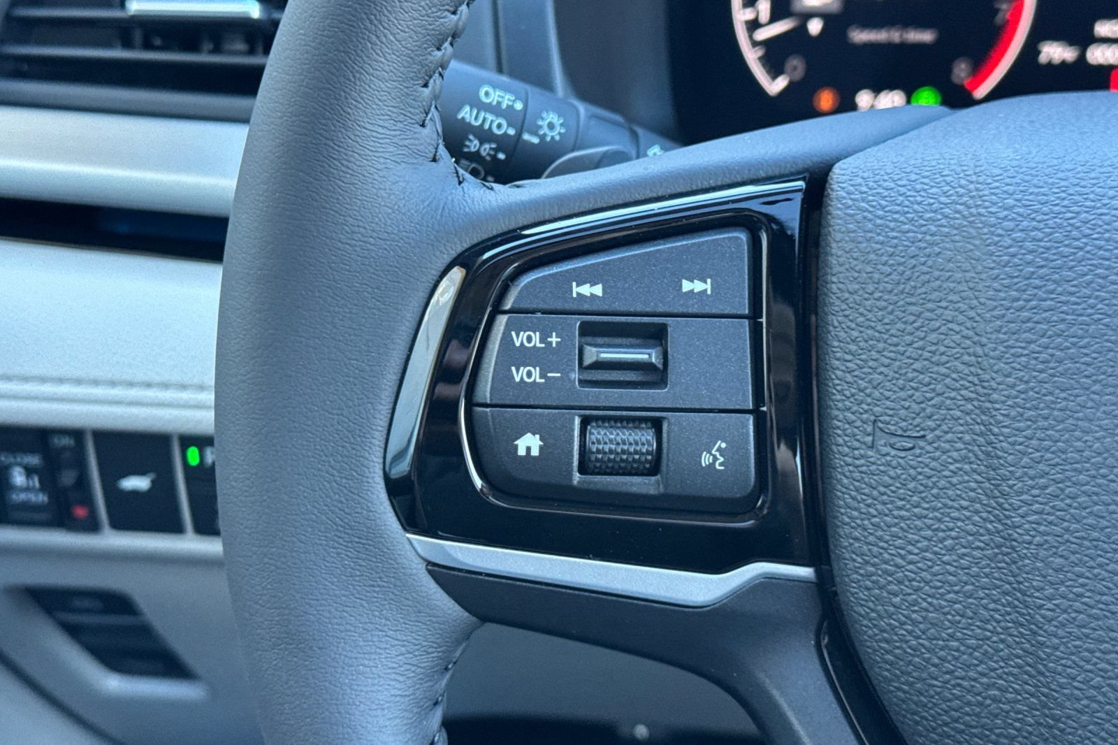New 2026 Honda Odyssey Touring image 28