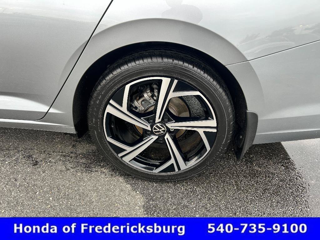 Used 2025 Volkswagen Jetta Sport FWD image 32