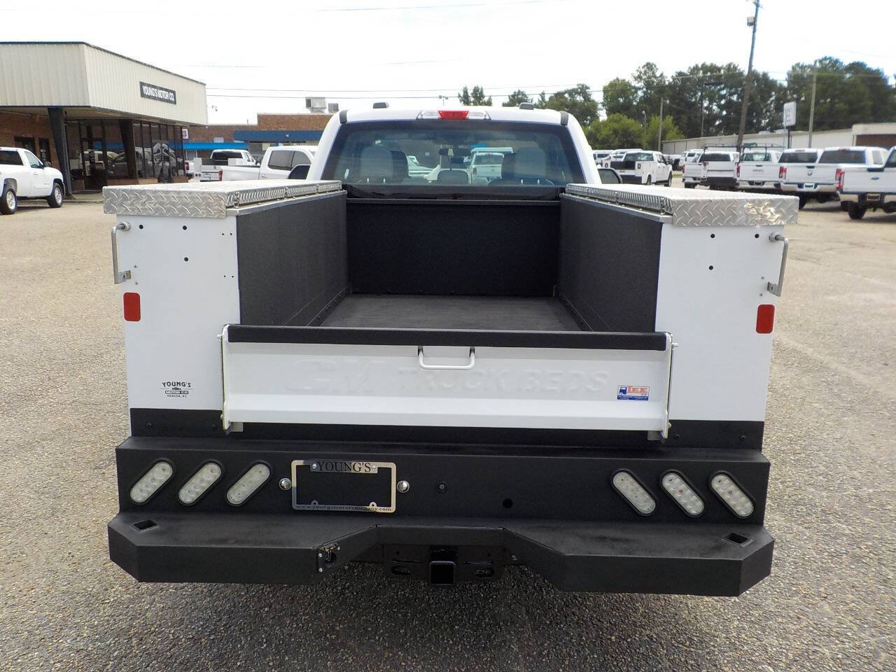 Used 2022 Ford F250 XL w/ Power Equipment Group RWD image 4