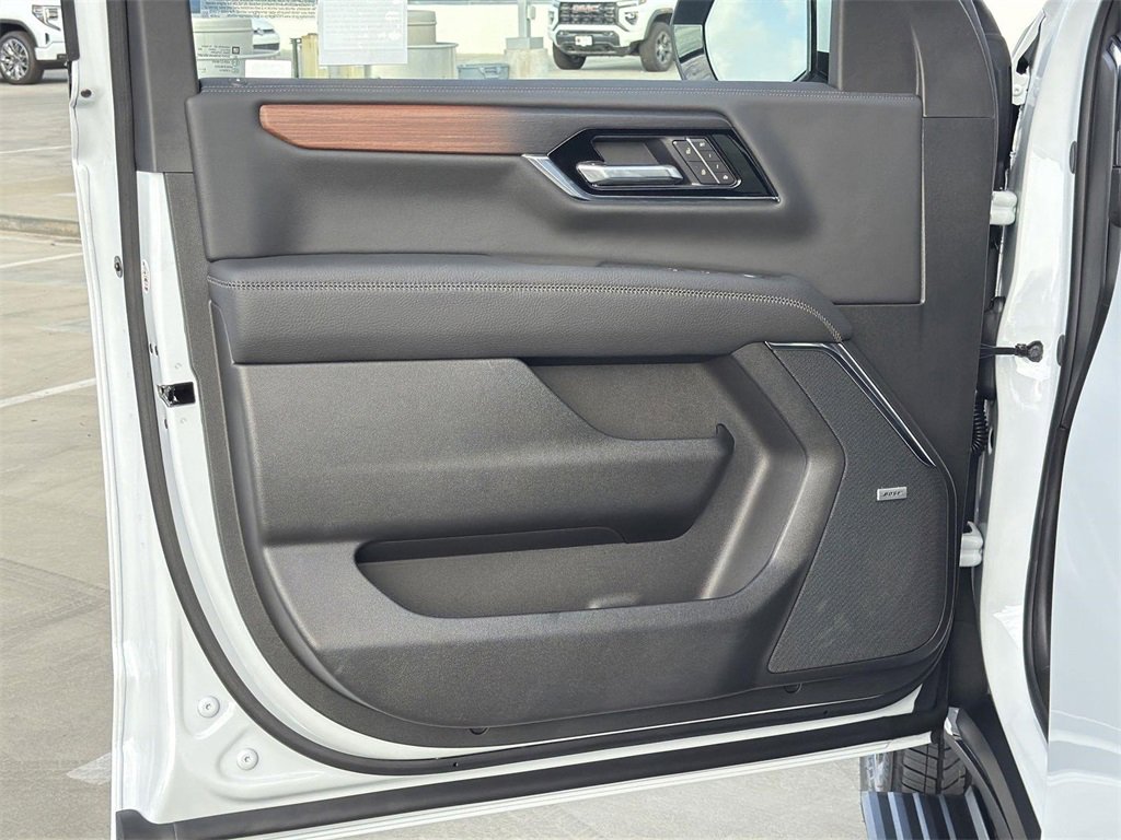 New 2026 GMC Yukon Denali w/ Denali Reserve Package image 19