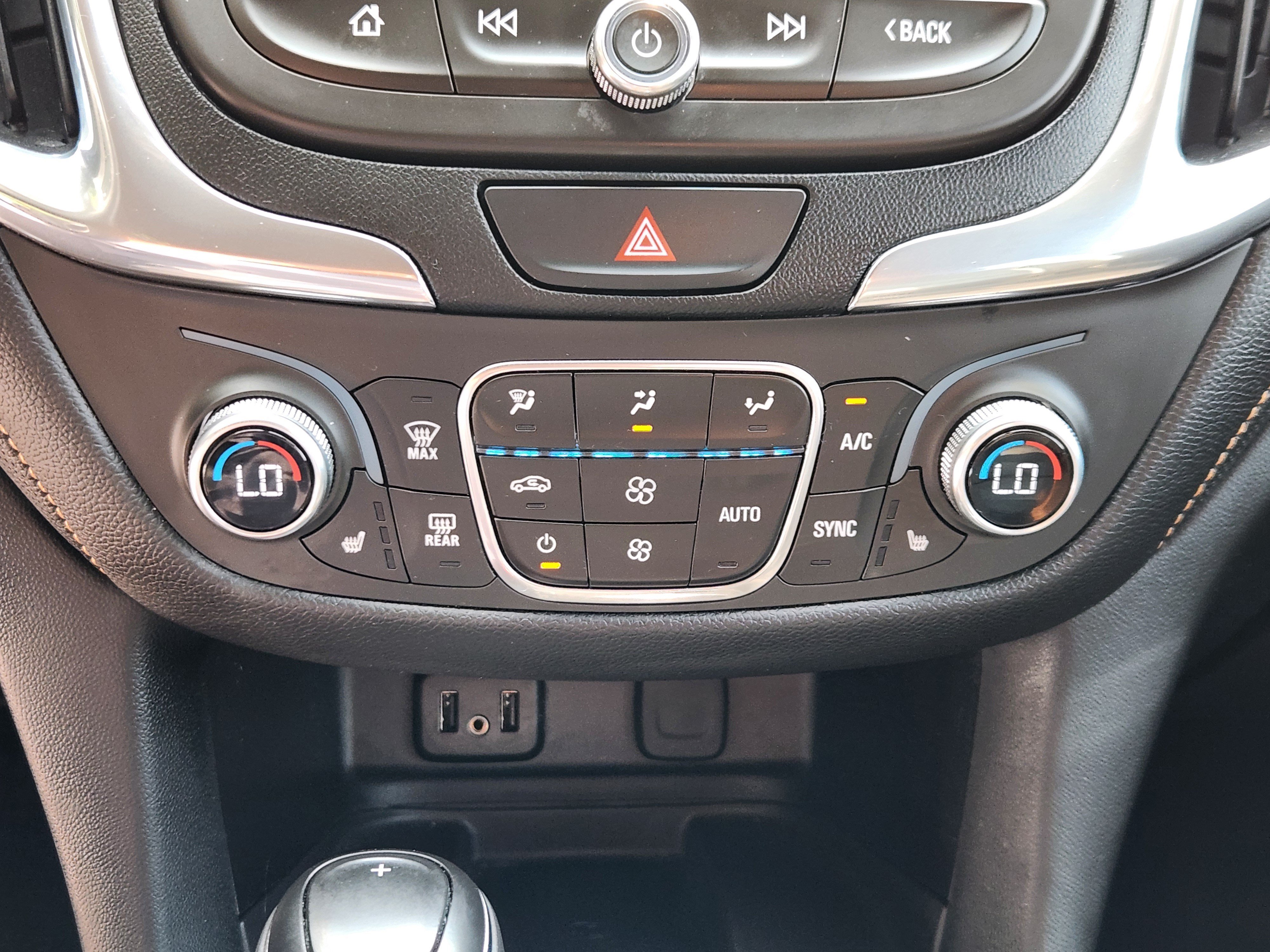 Used 2018 Chevrolet Equinox Premier FWD image 20