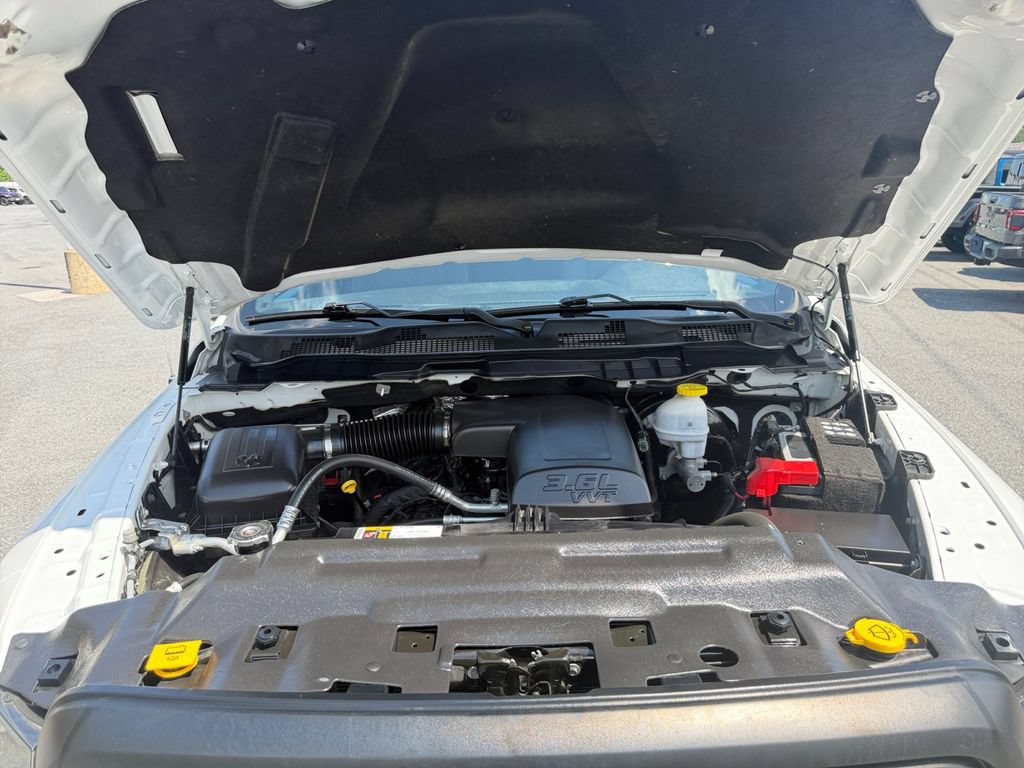 Used 2024 RAM 1500 Warlock AWD/4WD image 18