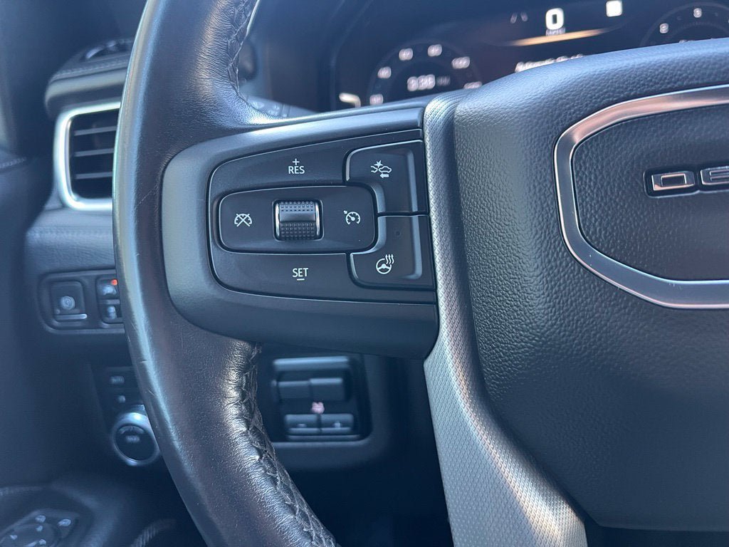 Used 2022 GMC Yukon Denali w/ Denali Premium Package AWD/4WD image 28