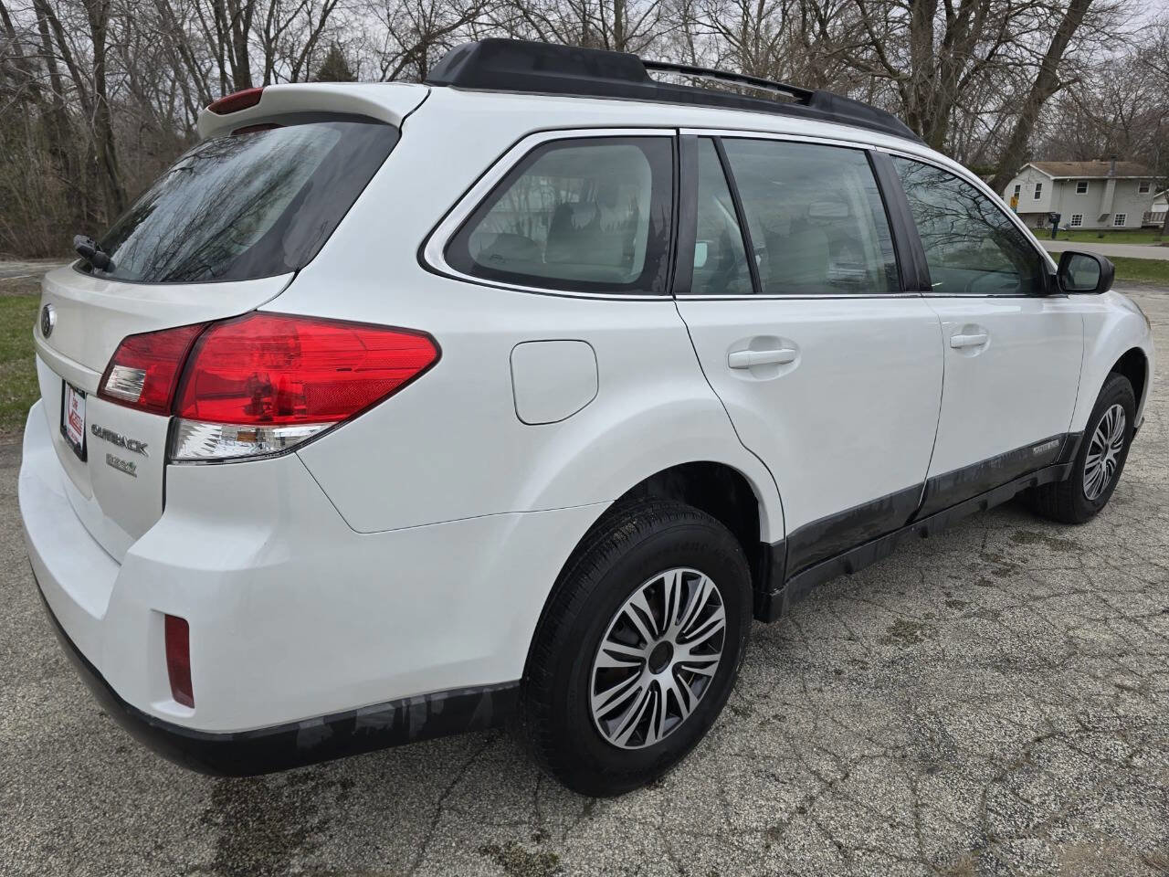 Used 2011 Subaru Outback 2.5i AWD/4WD image 5