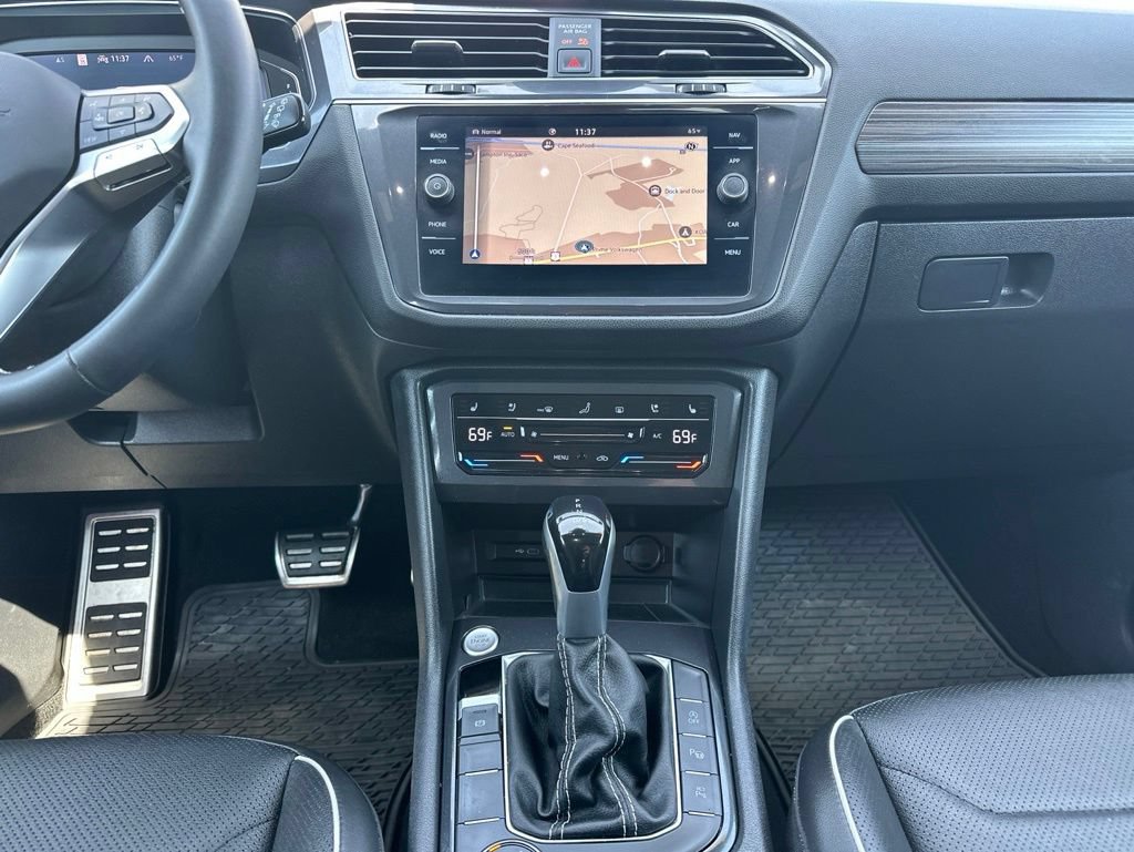Used 2023 Volkswagen Tiguan SEL R-Line AWD/4WD image 22