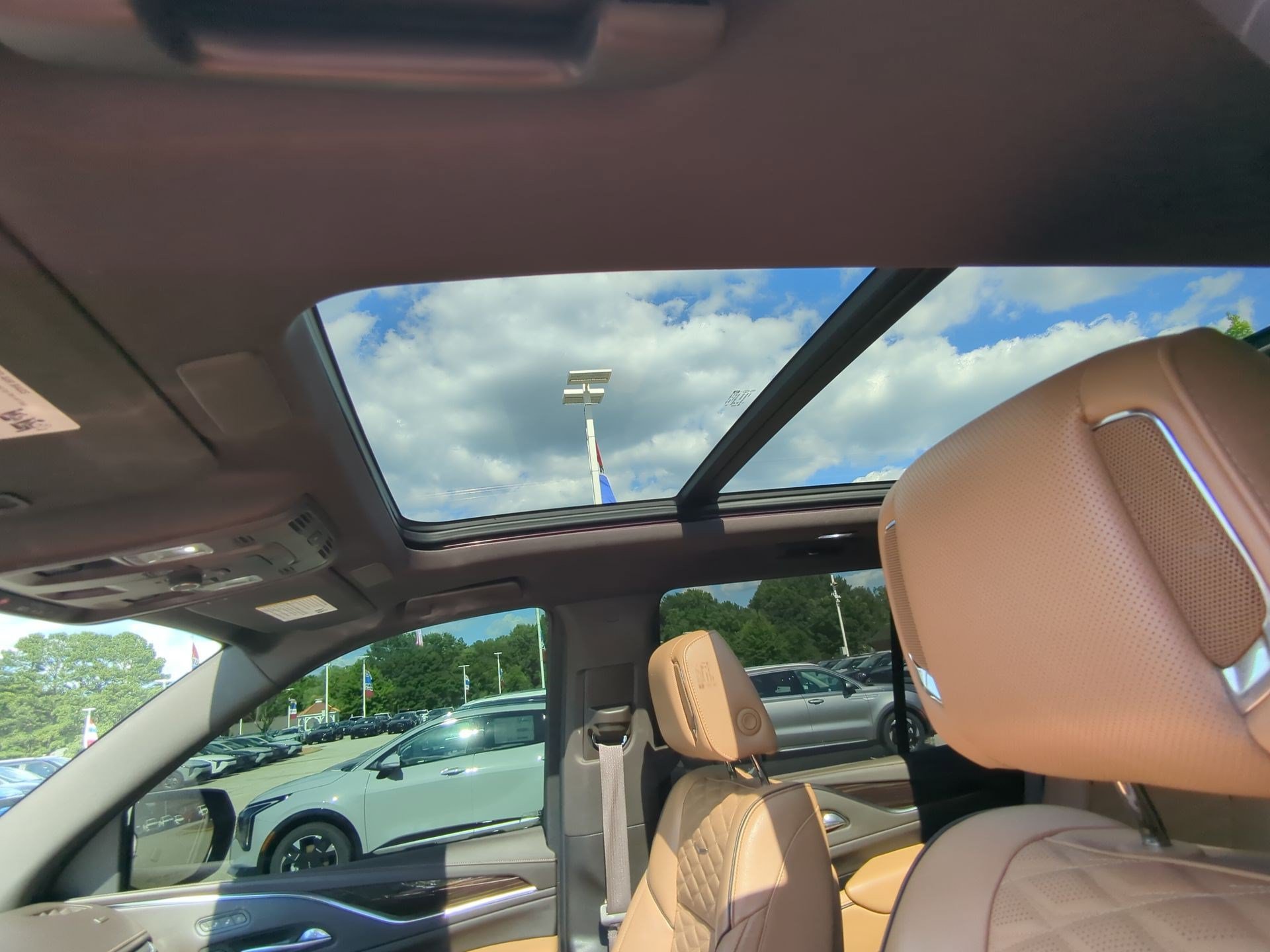Used 2022 Cadillac Escalade Premium Luxury RWD image 20