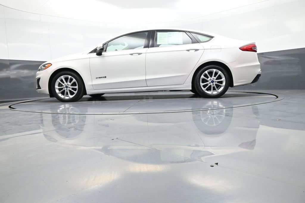 Used 2019 Ford Fusion SE FWD image 32