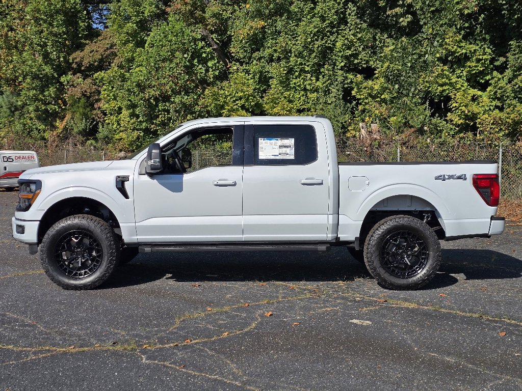 New 2025 Ford F150 XLT w/ Equipment Group 302A MID image 18