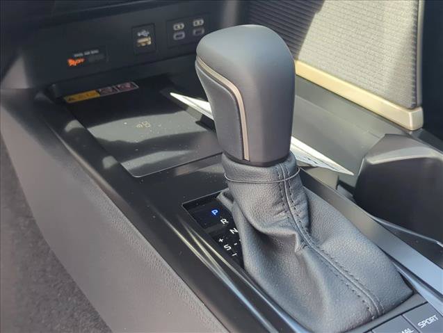 Used 2025 Toyota Camry SE FWD image 15